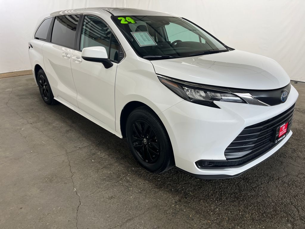 Certified 2024 Toyota Sienna LE Minivan/Van