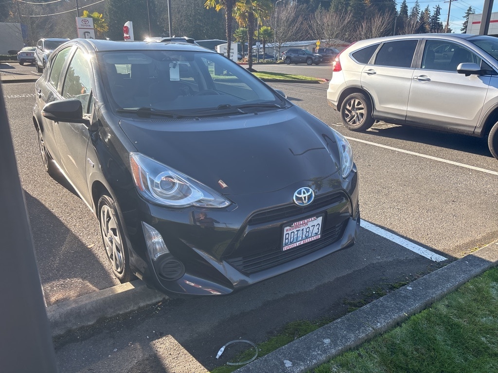 2016 Toyota Prius c Two