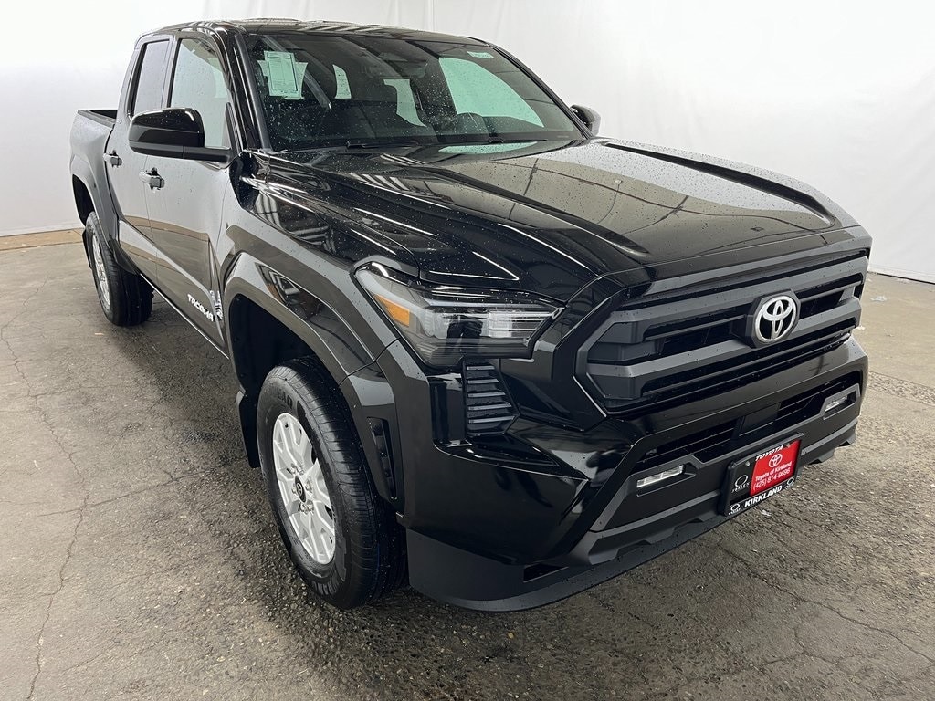 2025 Toyota Tacoma SR5's photo