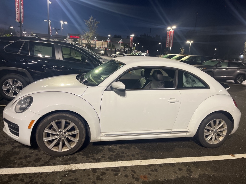 2017 Volkswagen Beetle SE's photo