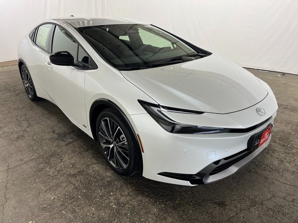 2026 Toyota Prius XLE's photo