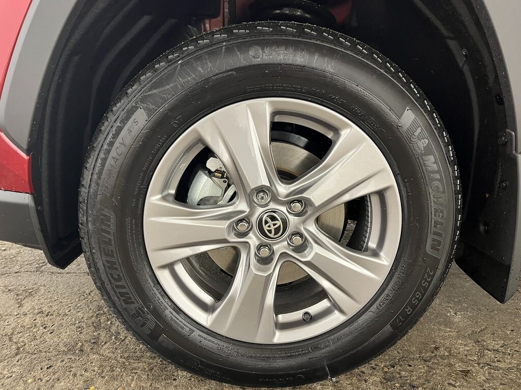 New 2025 Toyota RAV4 XLE XLE AWD SUV