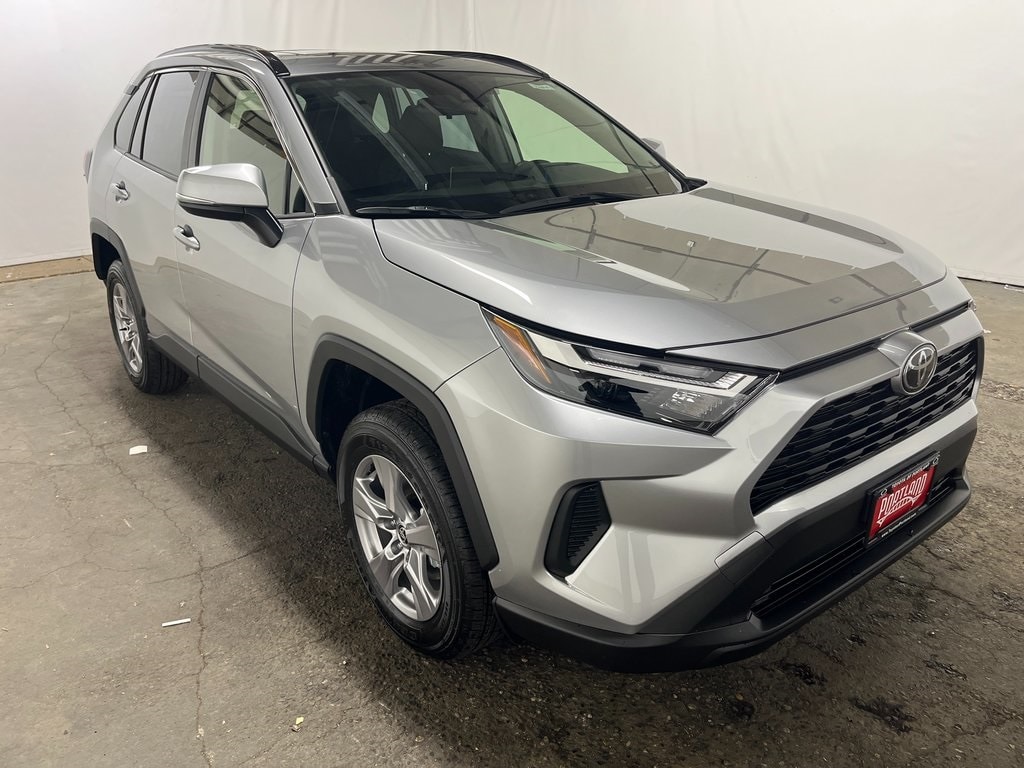 2025 Toyota RAV4 XLE's photo