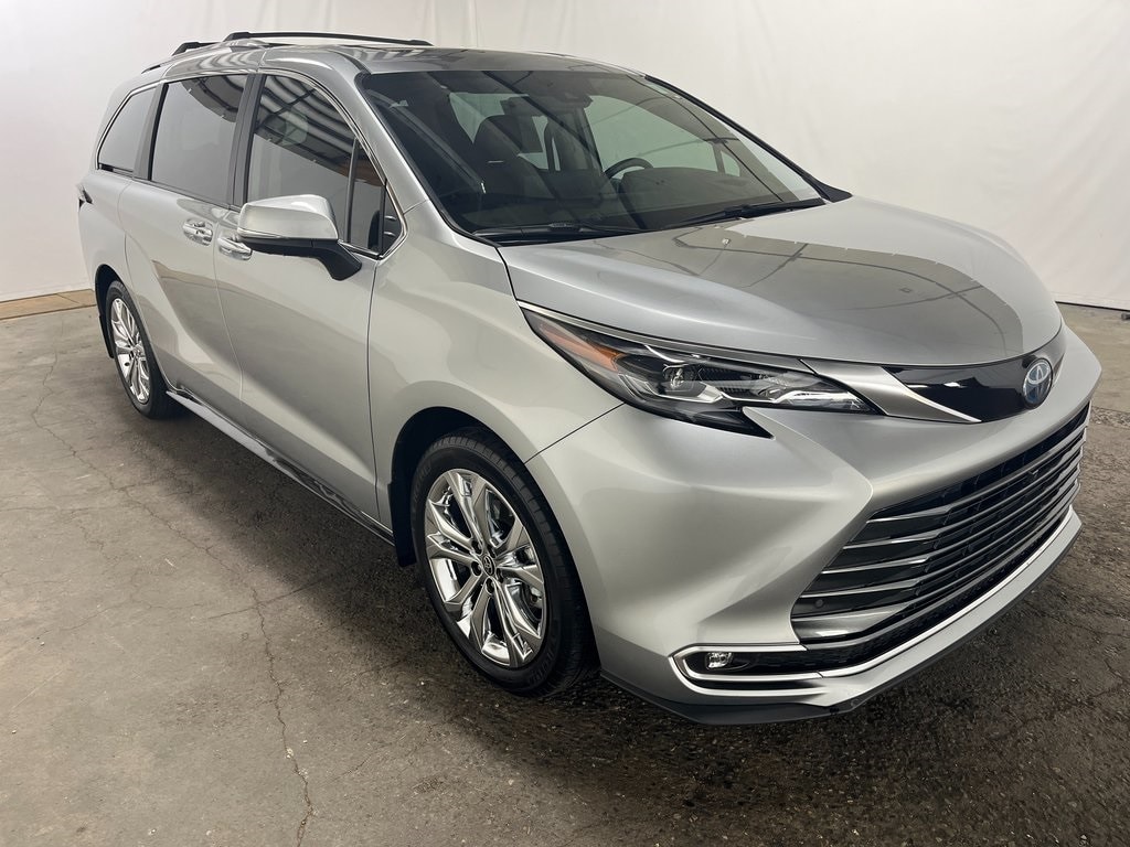 Certified 2024 Toyota Sienna Platinum Minivan/Van