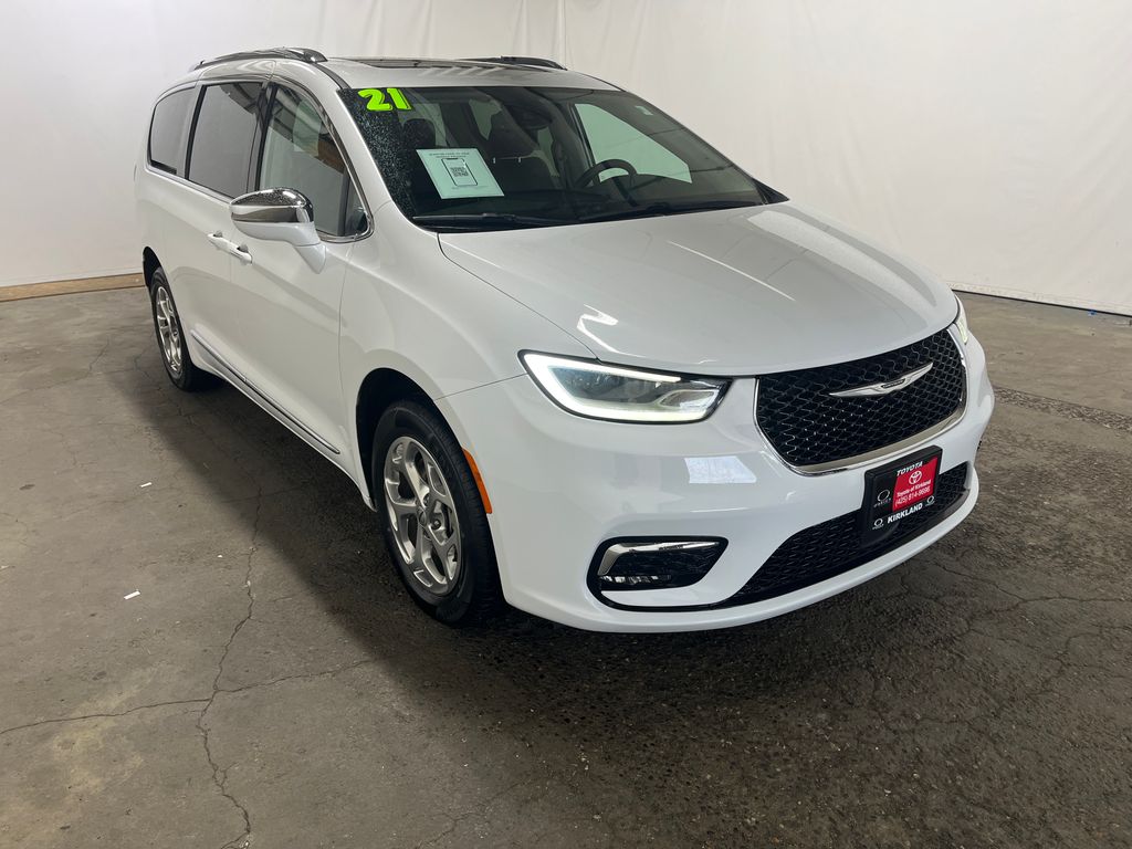 2021 Chrysler Pacifica Limited's photo