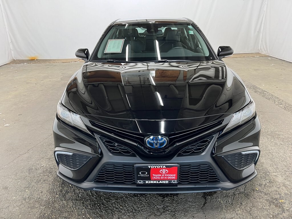 2023 Toyota Camry Hybrid SE photo 2