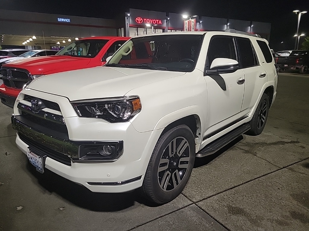 2016 Toyota 4Runner Limited's photo