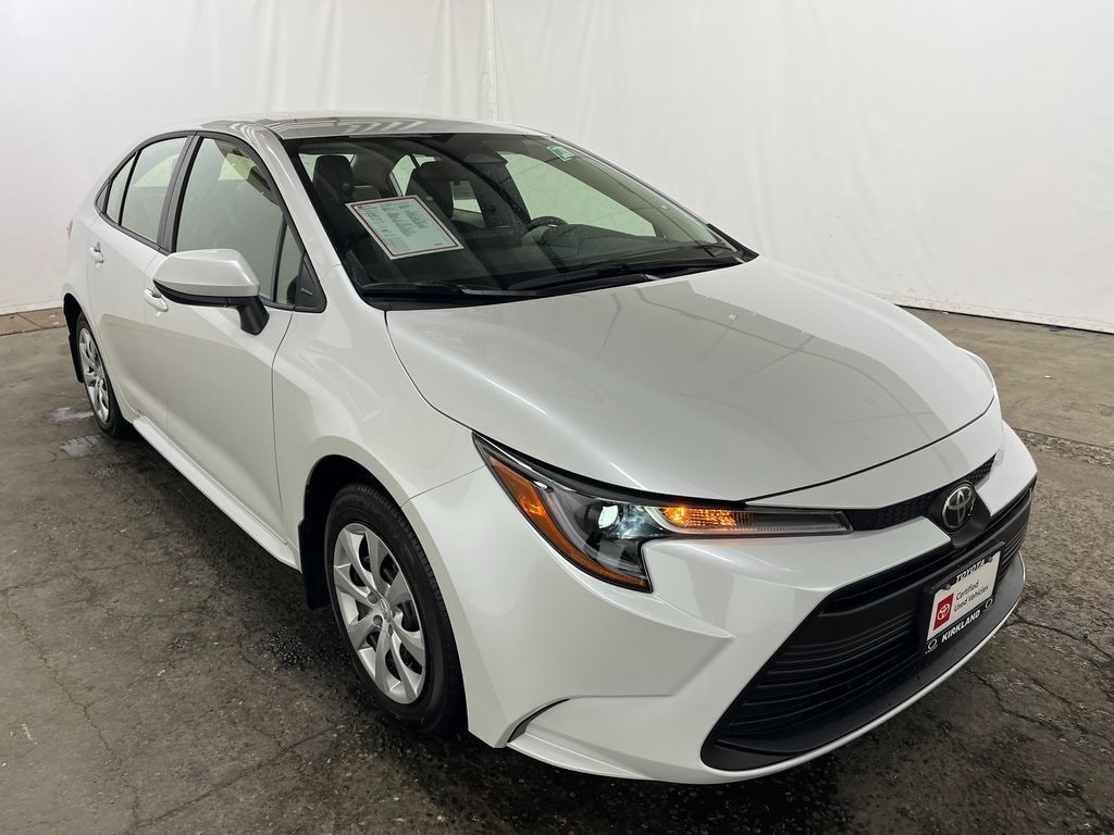 2026 Toyota Corolla LE's photo