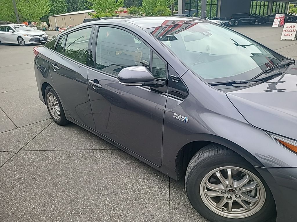 2020 Toyota Prius Prime XLE FWD photo