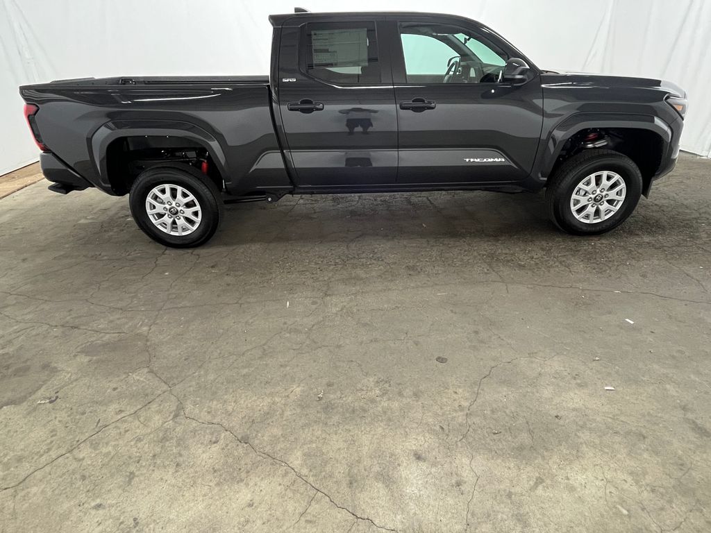 2026 Toyota Tacoma SR5 - Photo 9