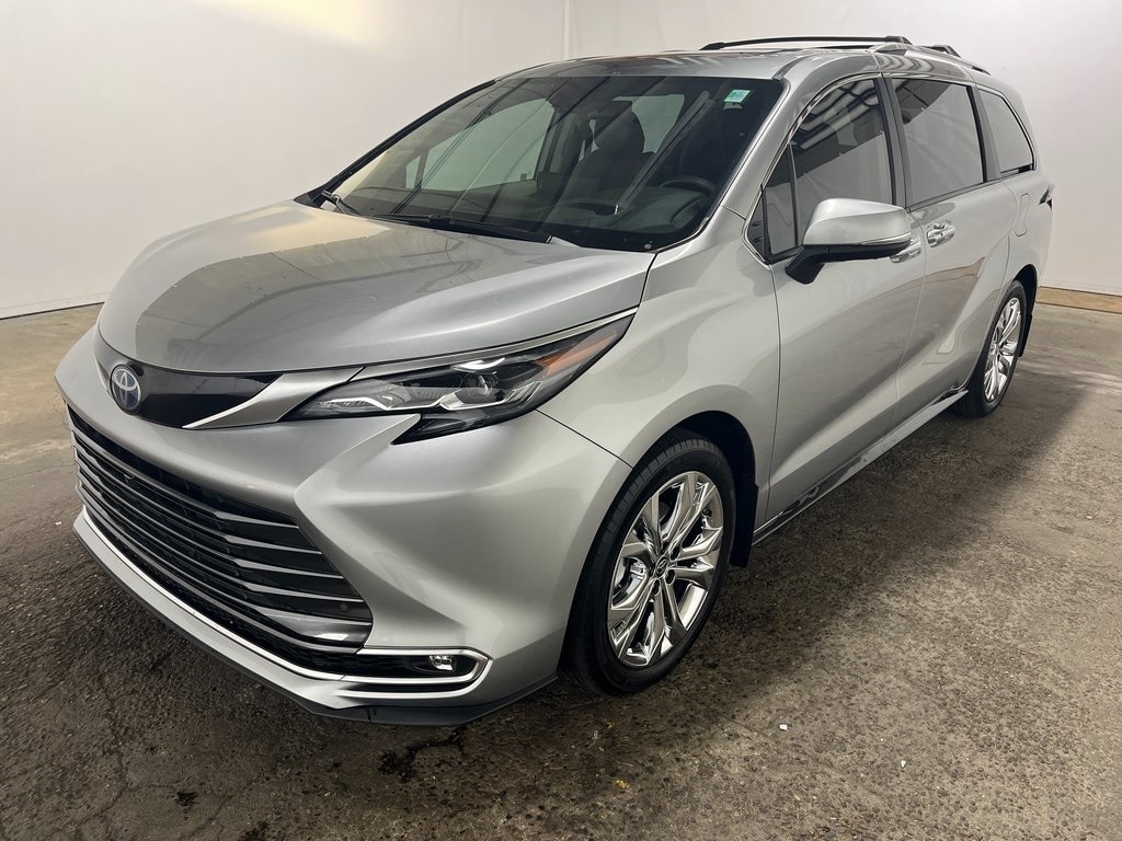Certified 2024 Toyota Sienna Platinum Minivan/Van