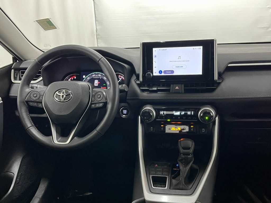 2024 Toyota RAV4 XLE - Photo 13
