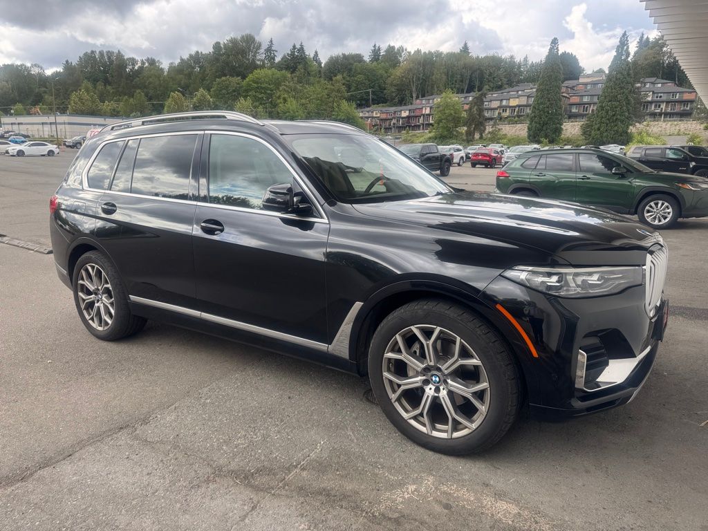 2021 BMW X7 xDrive40i's photo