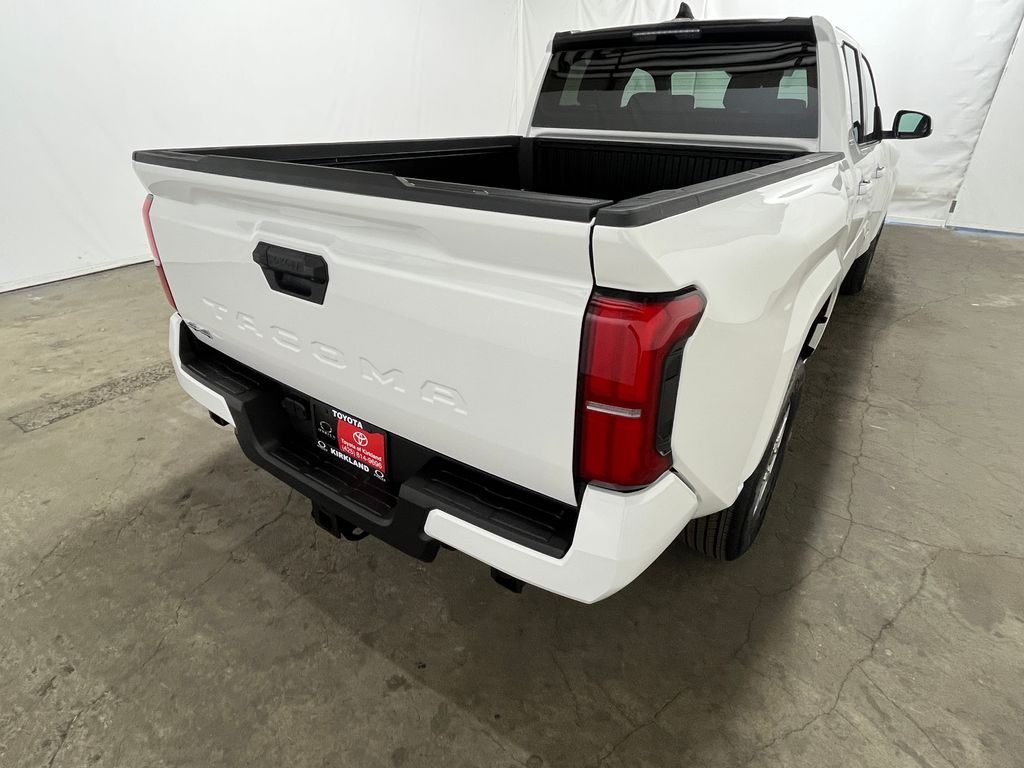 2026 Toyota Tacoma SR5 - Photo 8