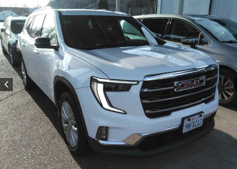 2024 GMC Acadia Elevation's photo