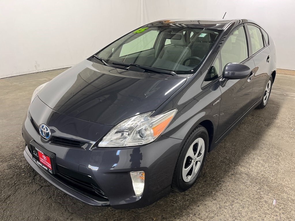 2015 Toyota Prius Two photo 3