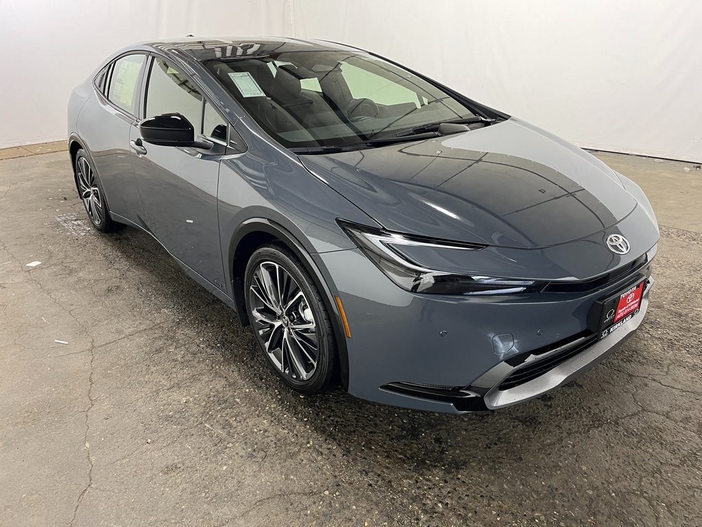 2026 Toyota Prius XLE's photo