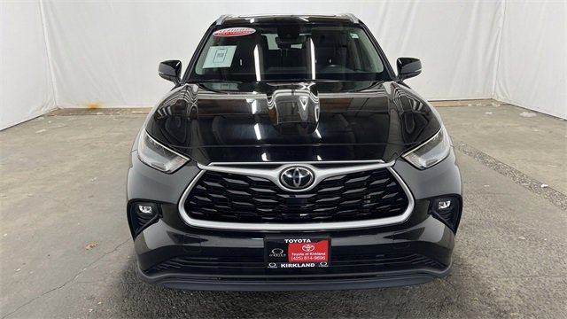 Certified 2022 Toyota Highlander XLE with VIN 5TDGZRBH1NS197342 for sale in Kirkland, WA