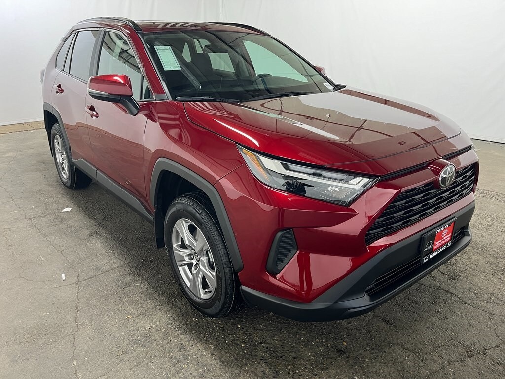 New 2025 Toyota RAV4 XLE XLE AWD SUV