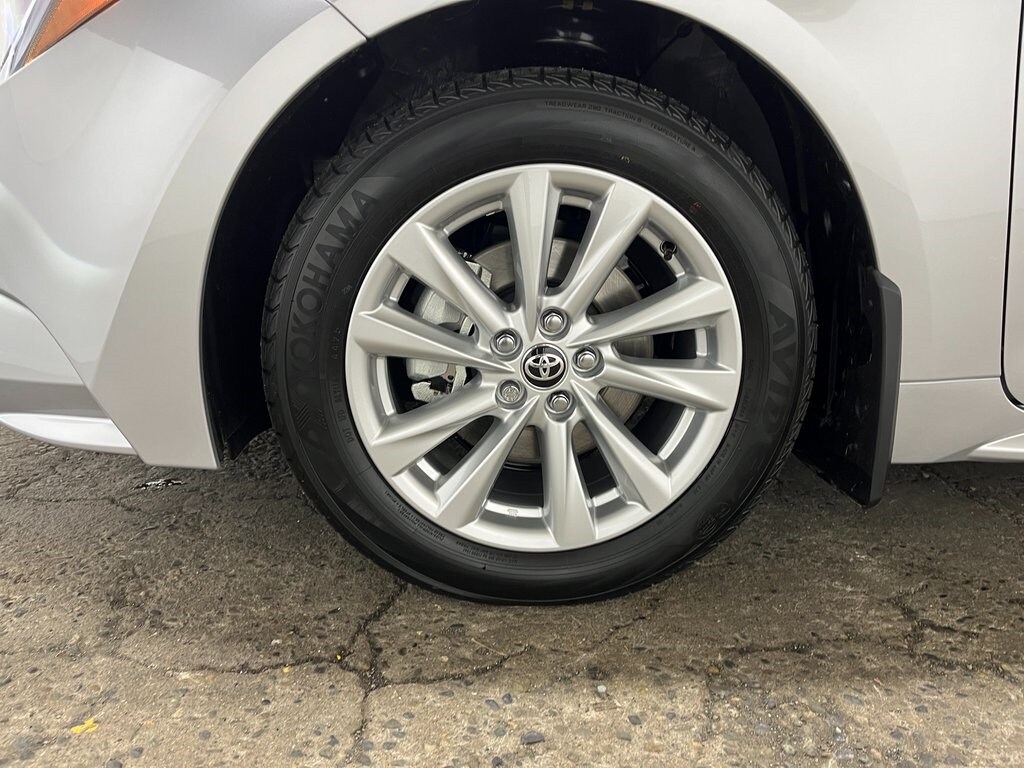 New 2026 Toyota Corolla Hybrid XLE XLE SEDAN