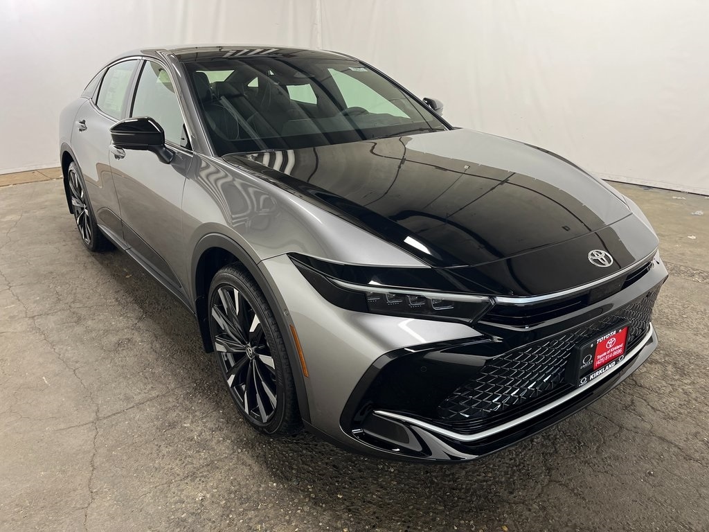 2026 Toyota Crown Platinum's photo