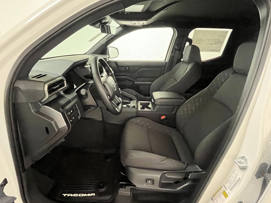 2026 Toyota Tacoma SR5 - Photo 11