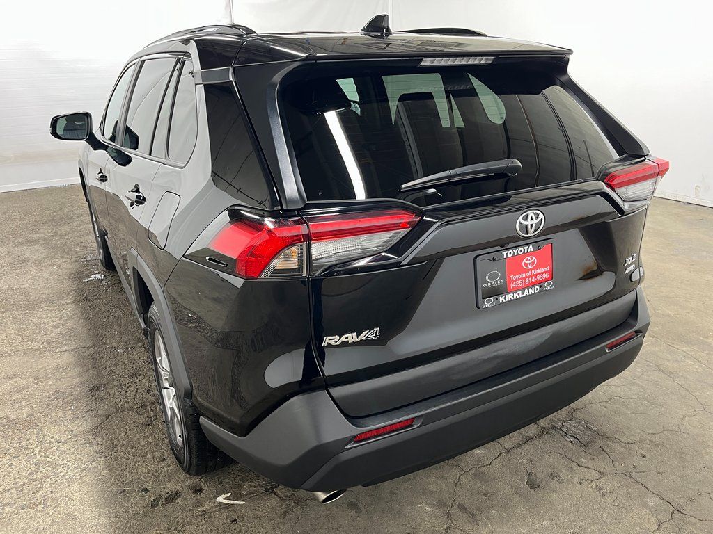 2024 Toyota RAV4 XLE - Photo 6