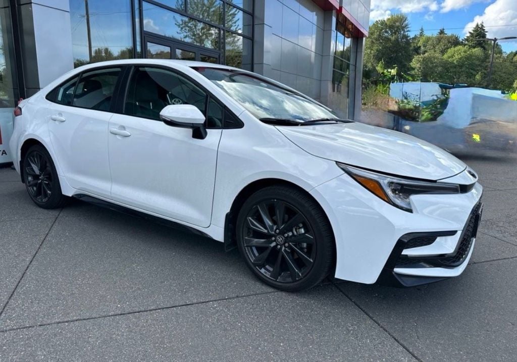 2024 Toyota Corolla SE CVT's photo