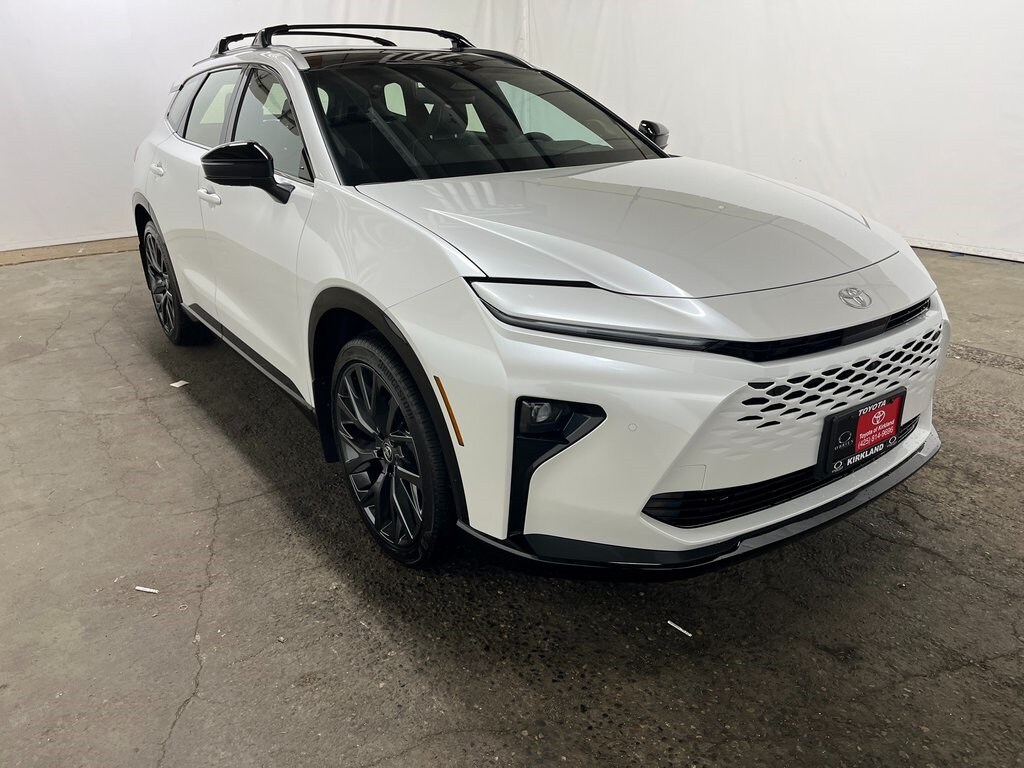 New 2025 Toyota Crown Signia Limited LIMITED