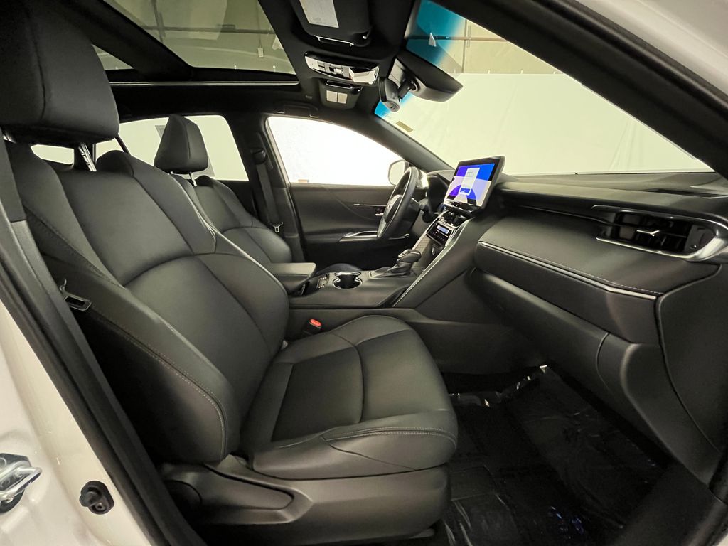 2024 Toyota Venza Nightshade - Photo 12
