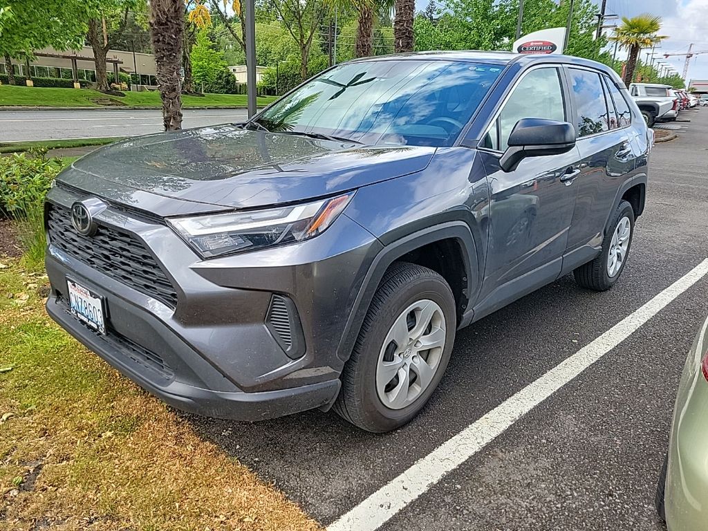 2024 Toyota RAV4 LE AWD's photo