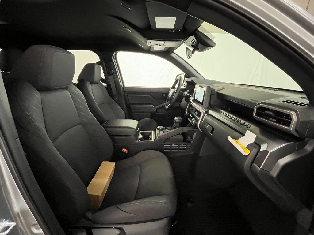2026 Toyota Tacoma SR5 - Photo 13