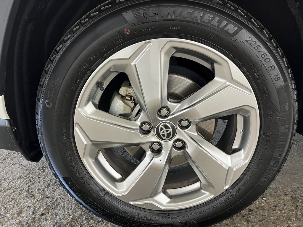 2021 Toyota RAV4 Hybrid Limited photo 2