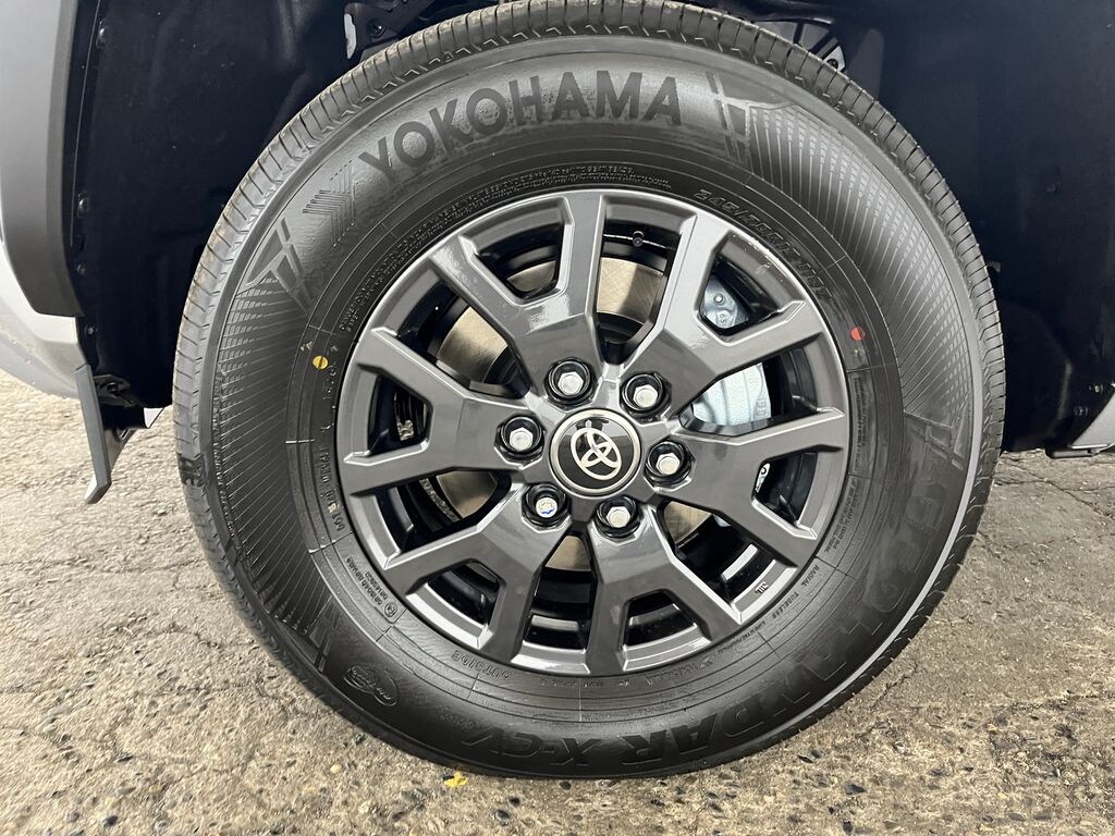 New 2026 Toyota 4Runner SR5 4WD SR5
