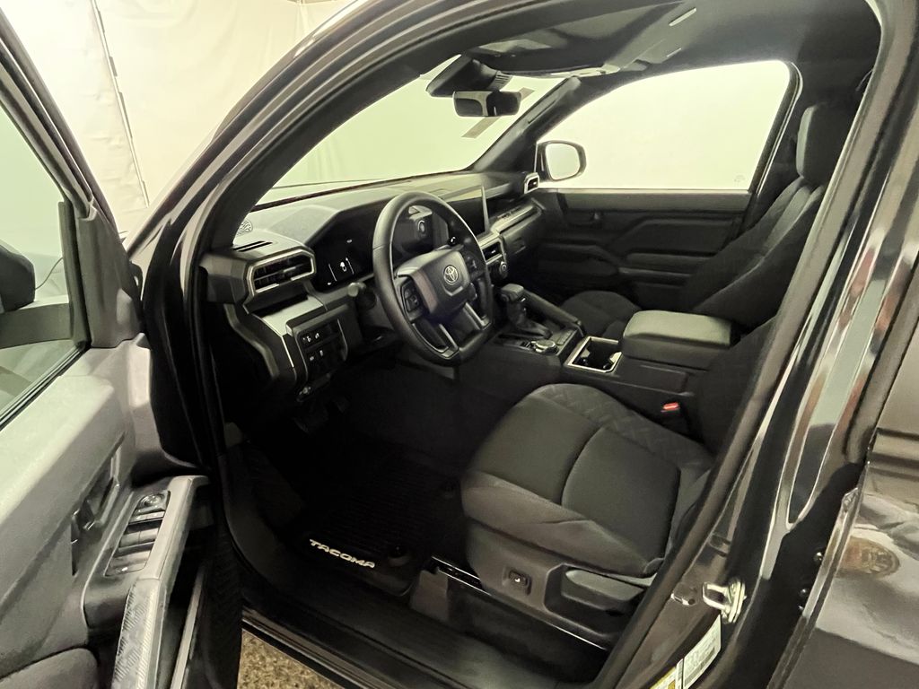 2026 Toyota Tacoma SR5 - Photo 10