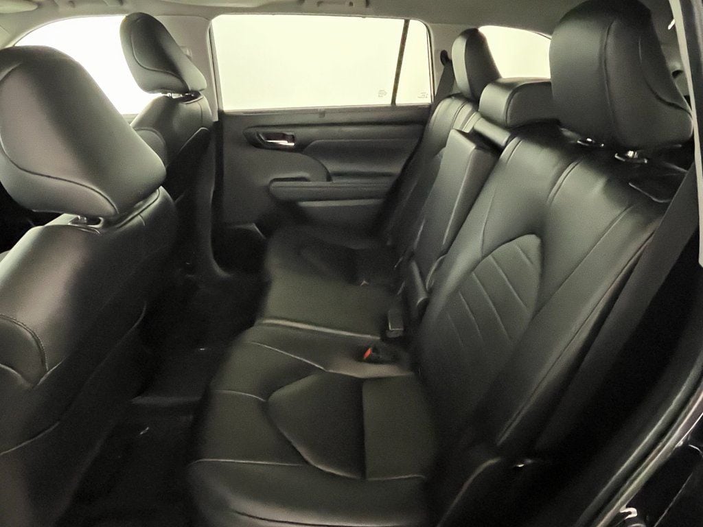 2024 Toyota Highlander XLE - Photo 11
