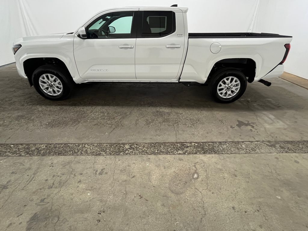 2026 Toyota Tacoma SR5 - Photo 5