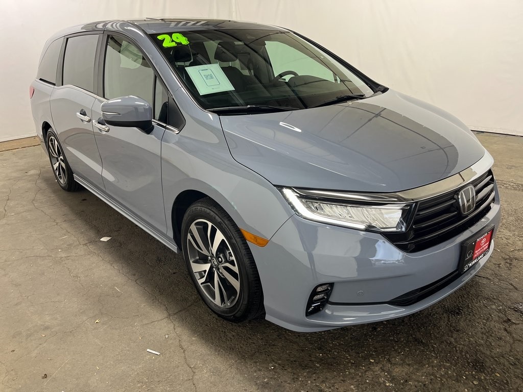 2024 Honda Odyssey Touring's photo