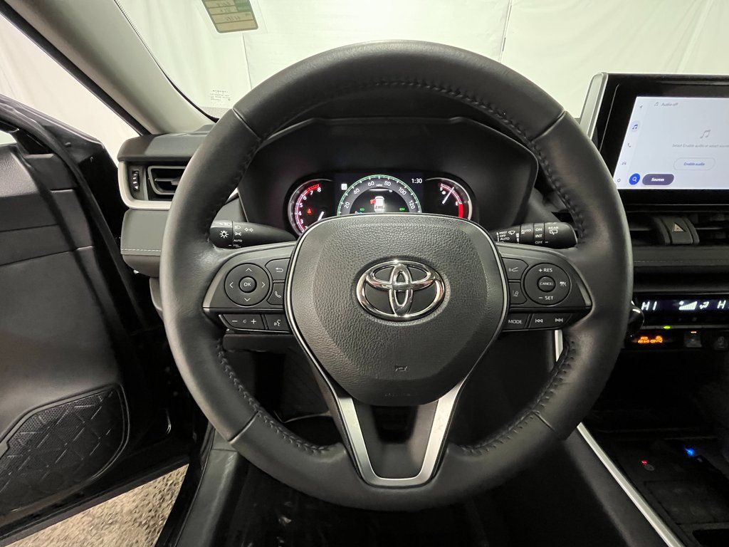 2024 Toyota RAV4 XLE - Photo 15