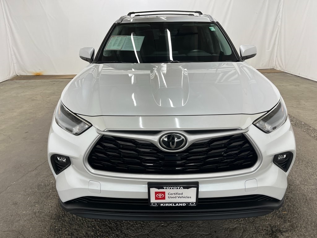 Certified 2022 Toyota Highlander XLE with VIN 5TDHZRBH0NS584520 for sale in Kirkland, WA