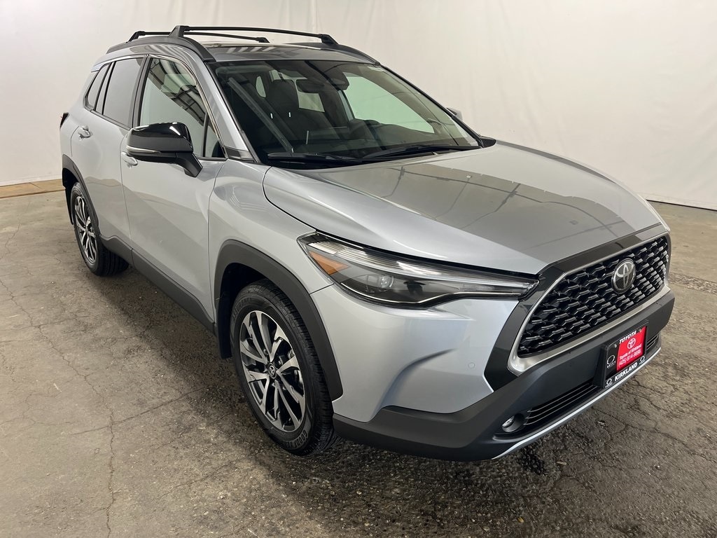 2025 Toyota Corolla Cross XLE