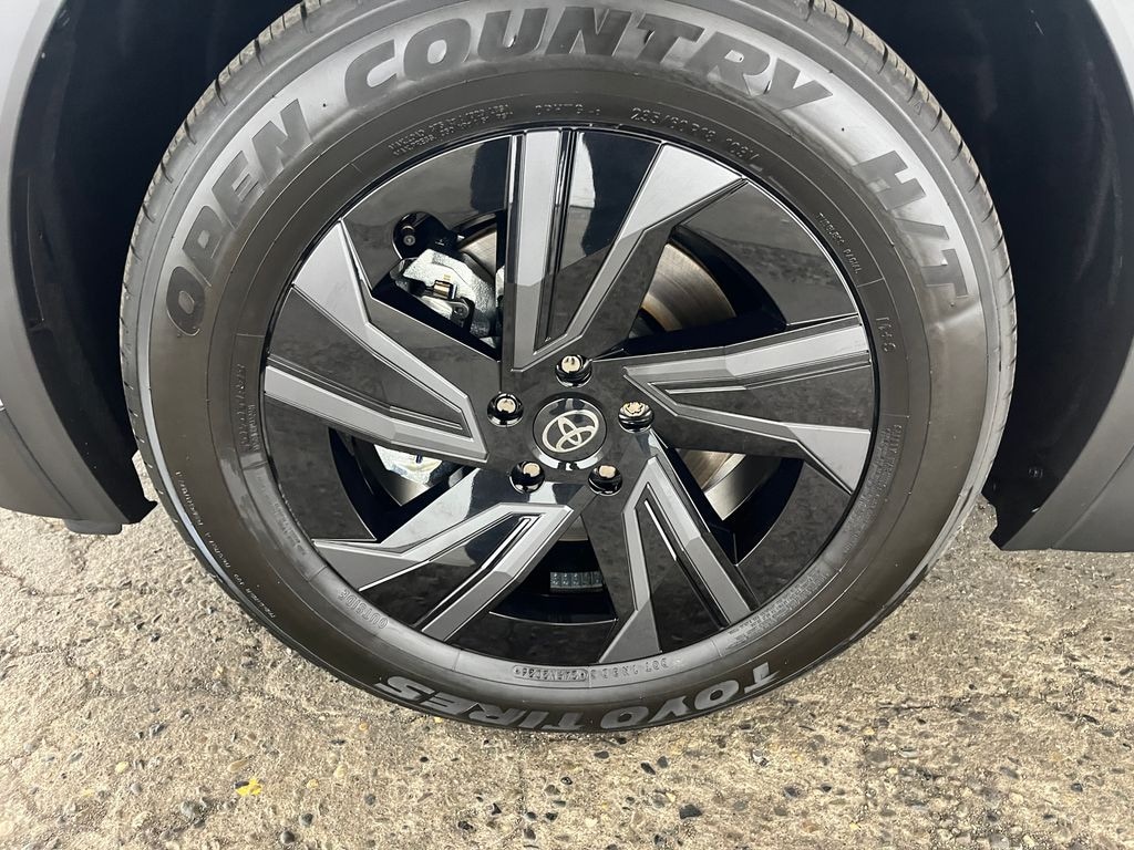New 2026 Toyota C-HR SE SE AWD