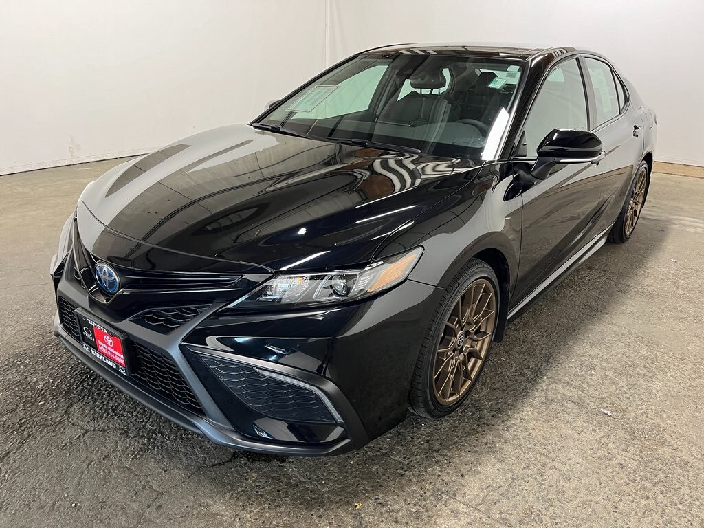 2023 Toyota Camry Hybrid SE photo 3