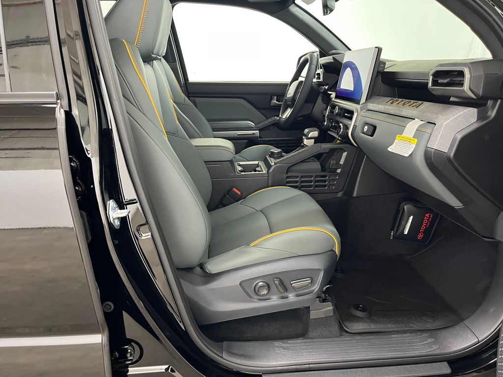 2026 Toyota Tacoma Trailhunter - Photo 13