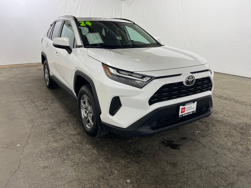 2024 Toyota RAV4 XLE AWD's photo