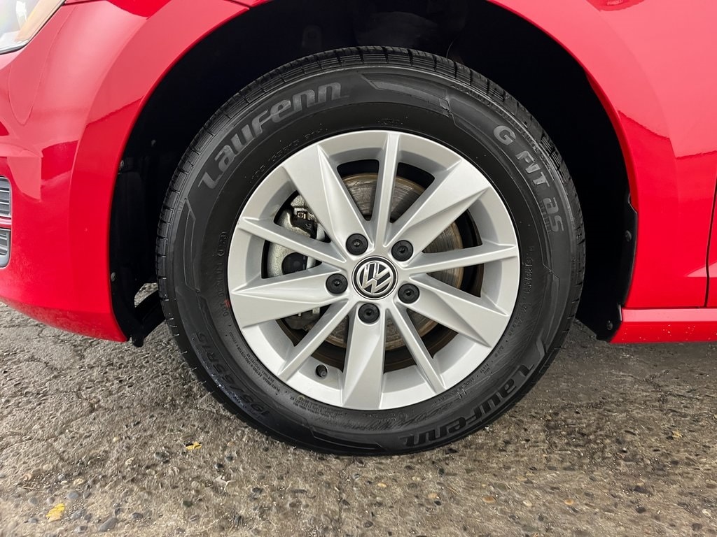 Used 2017 Volkswagen Golf TSI S 4 Door Hatchback
