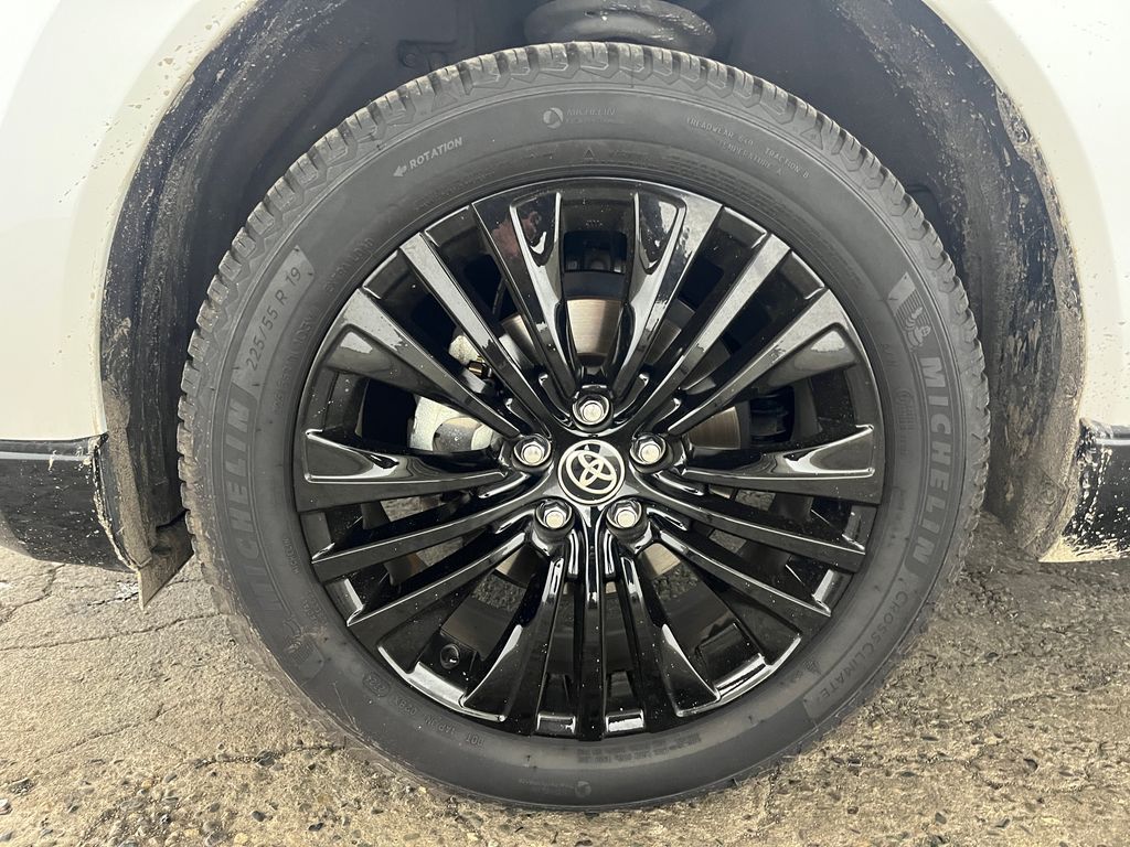 2024 Toyota Venza Nightshade - Photo 4