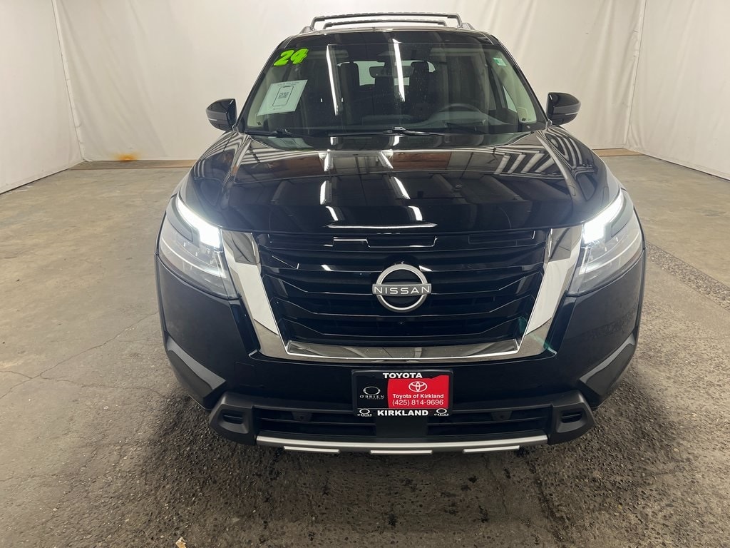 Used 2024 Nissan Pathfinder Platinum SUV