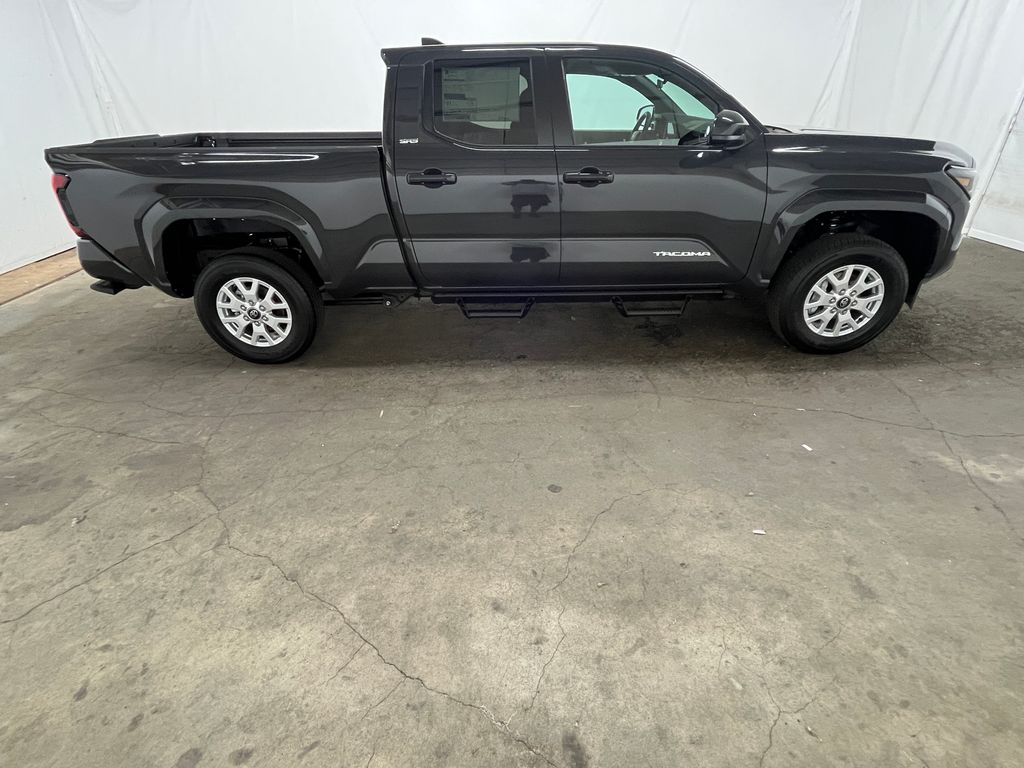 2026 Toyota Tacoma SR5 - Photo 9