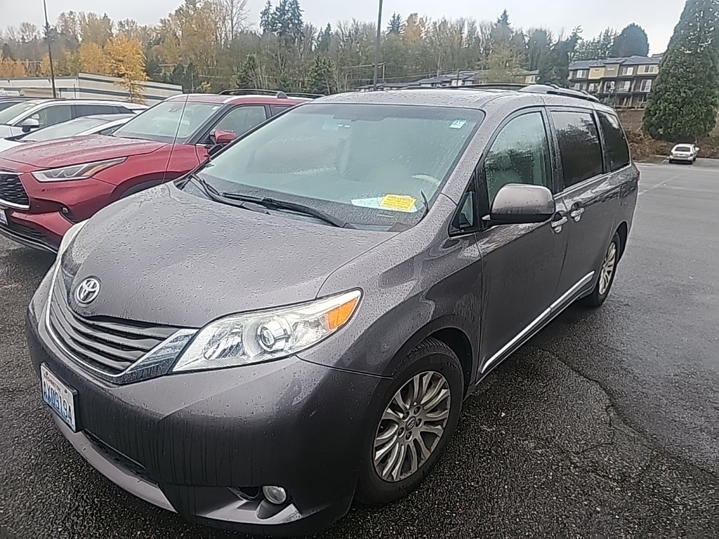 2013 Toyota Sienna XLE